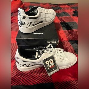 ASICS Men’s Size 12 Sneaker 90 Years of Mickey